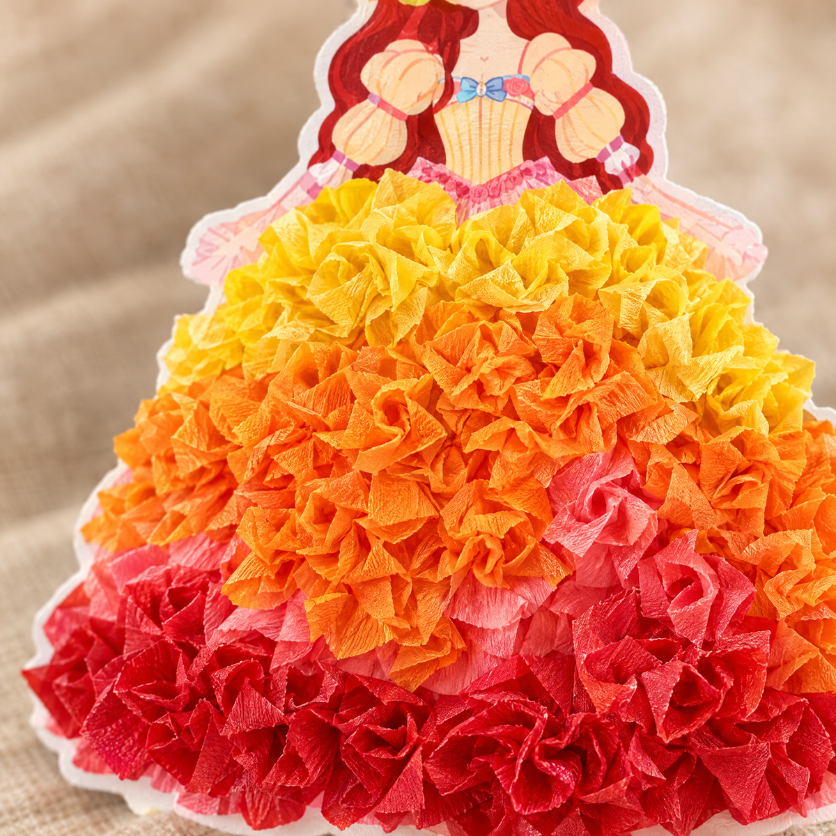 LumiDress – 3D-Kleid aus Krepppapier Nahaufnahme