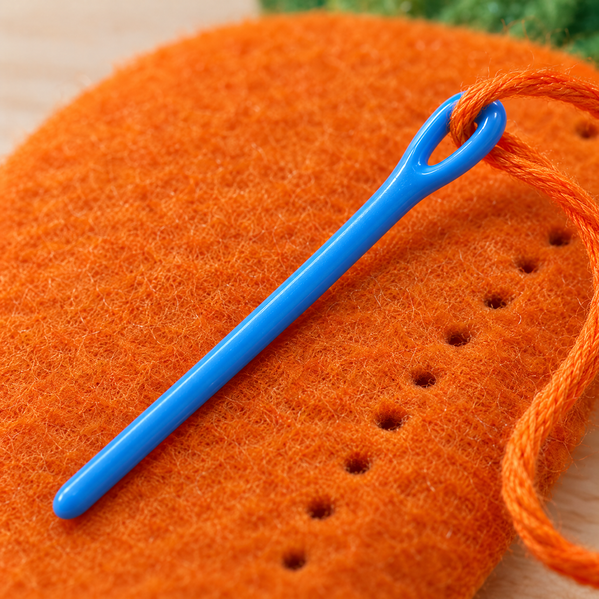 TinyThreads – Plastiknadel Nahaufnahme